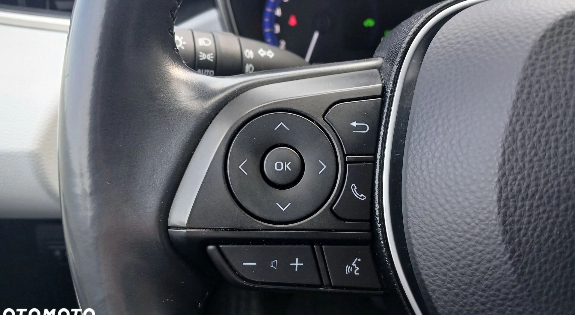 Toyota Corolla cena 84900 przebieg: 89922, rok produkcji 2019 z Kalisz małe 596
